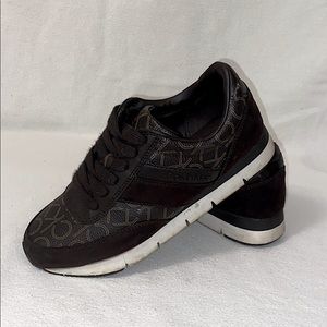 Calvin Klein Women's Tea Sneakers